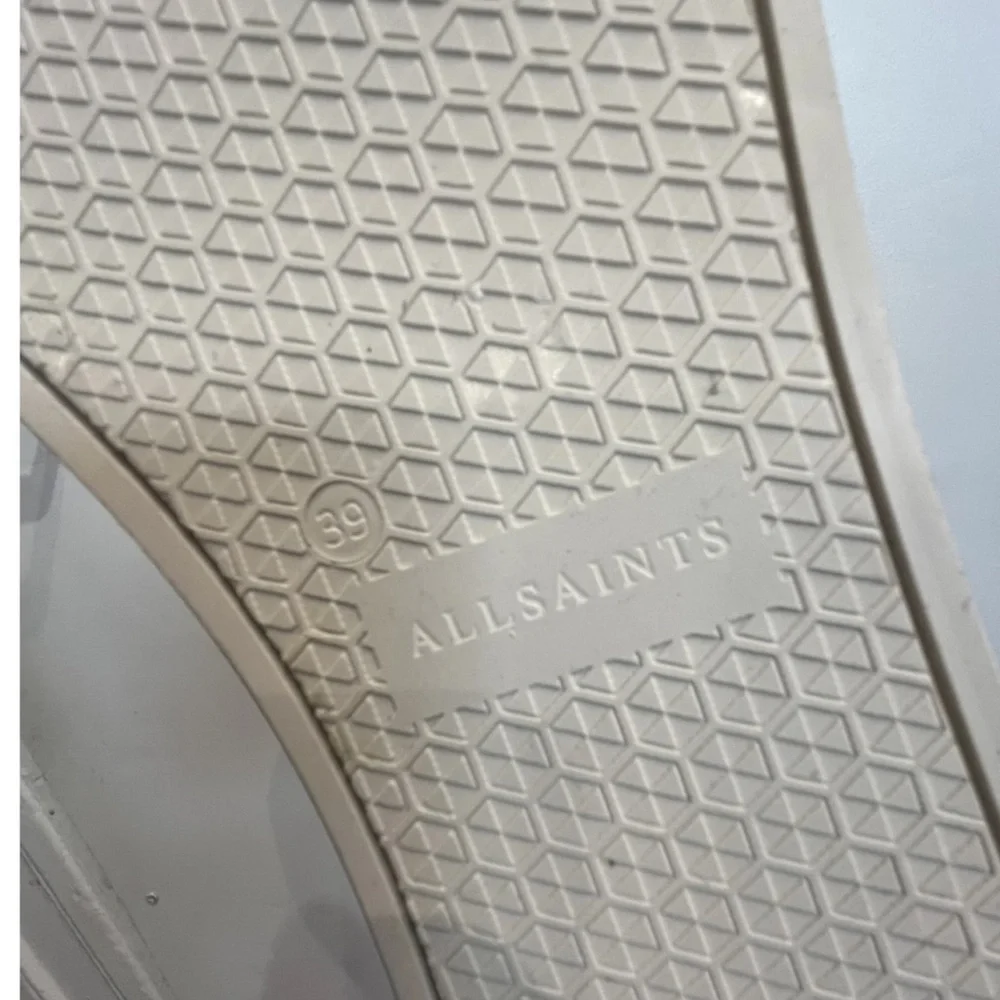 Shana Leather Metallic Sneaker BRAND NEW - Picture 7 of 7